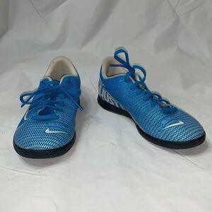 Nike Youth Soccer Shoes Blue Mercurial Size 3.5Y